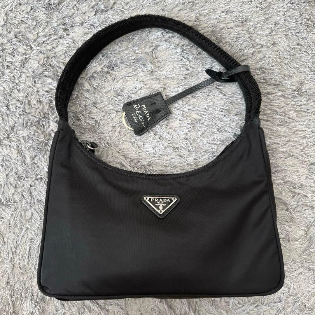 PRADA ブラック ミニバッグ