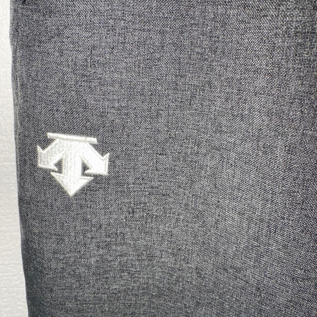 超美品　DESCENTE ヒートナビ 子供用スキーウェア 上下セット 130