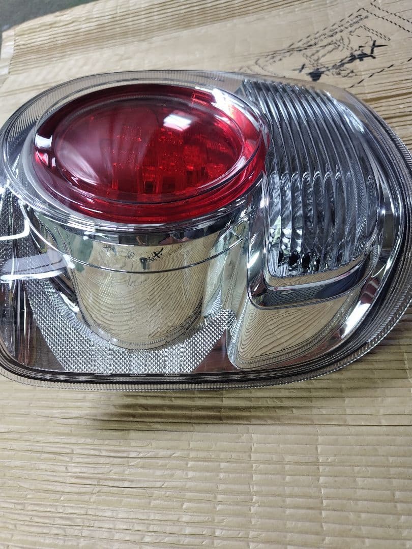 ムーヴ キャンバス LA800S LA810S 純正 左 テールランプ ダイハツ