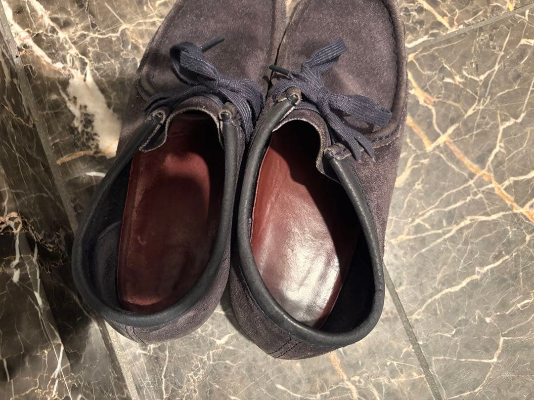 ダークグレー スエード モカシンシューズ　ワラビー　clarks