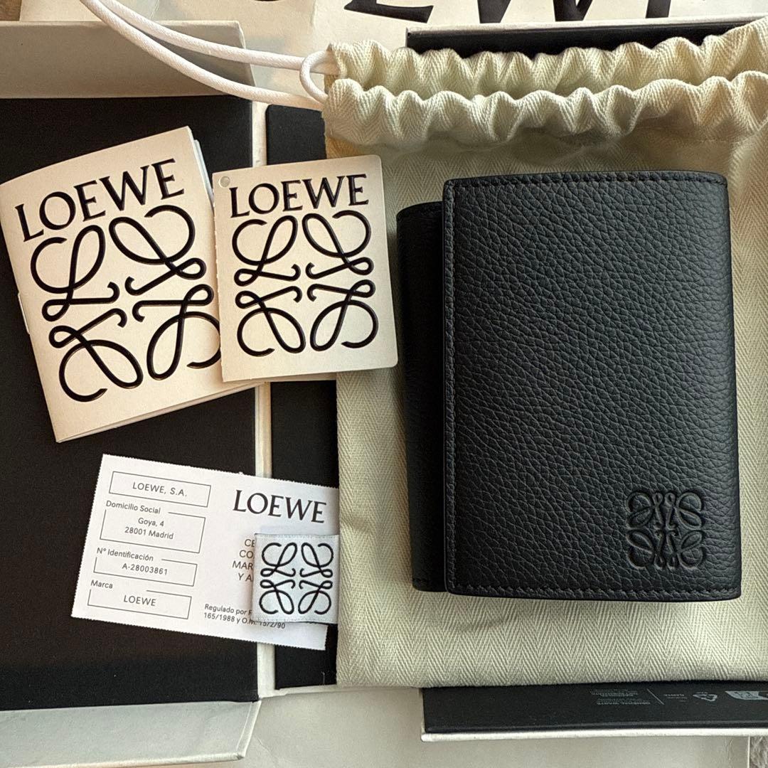 【新品未使用】LOEWE ブラックレザー 三つ折り財布_保証書あり