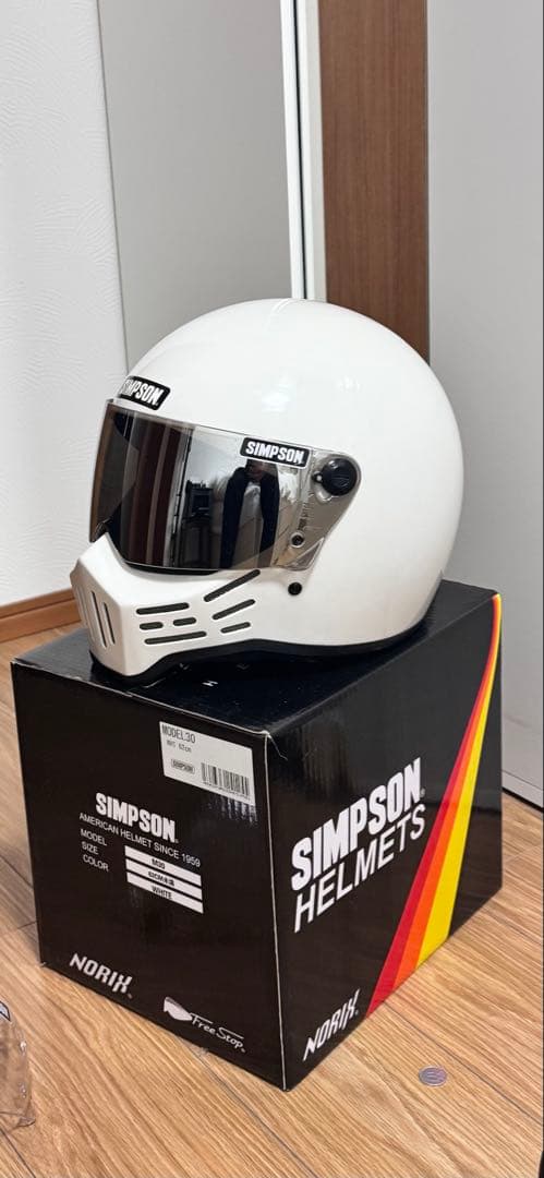 SIMPSON シンプソン M30 62センチ ホワイト　シールド付