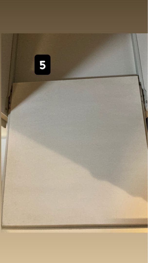 ニトリ　ホワイト食器棚 ガラス扉付き