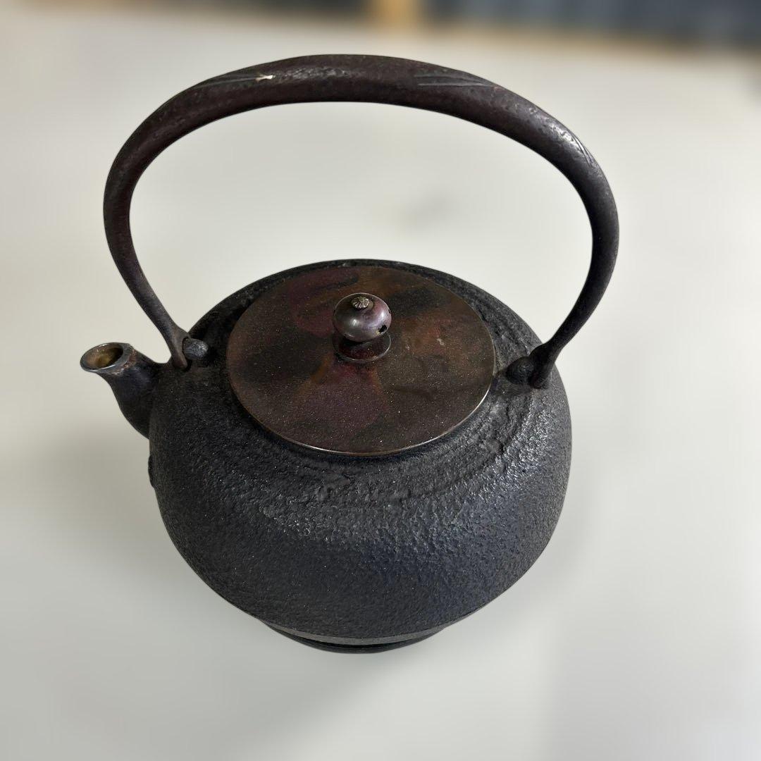 に*く様 鋳鉄製黒丸型鉄瓶　急須