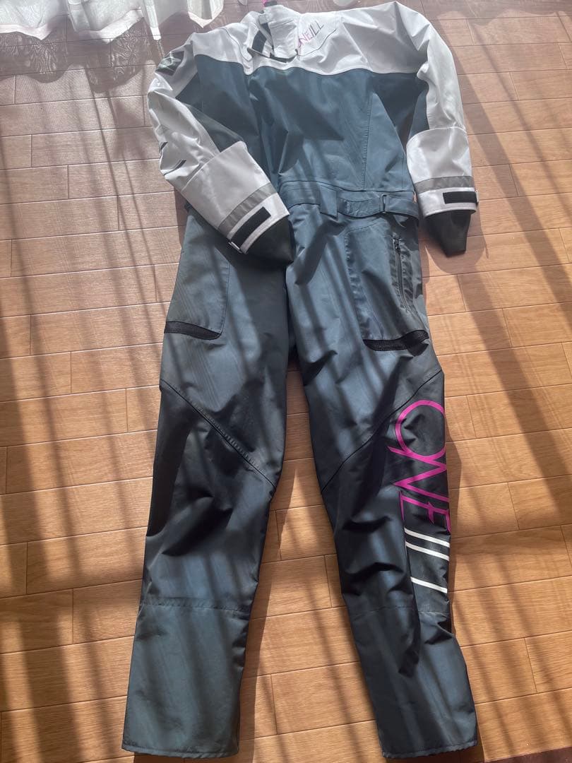 オニール　ドライスーツ　Mサイズ