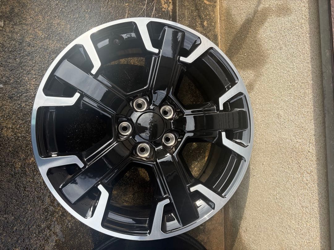 レネゲード トレイルホーク純正ホイール