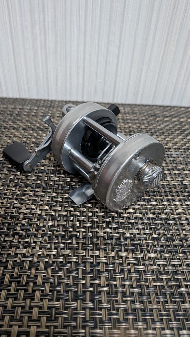 美品 ABU 2500c アブ 2500c ambassadeur 77年製