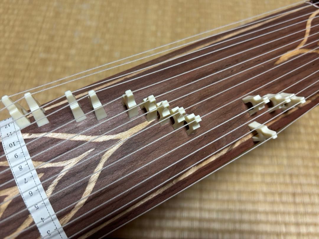 お琴の手びき ミニ琴　新品未使用　だれでも弾ける