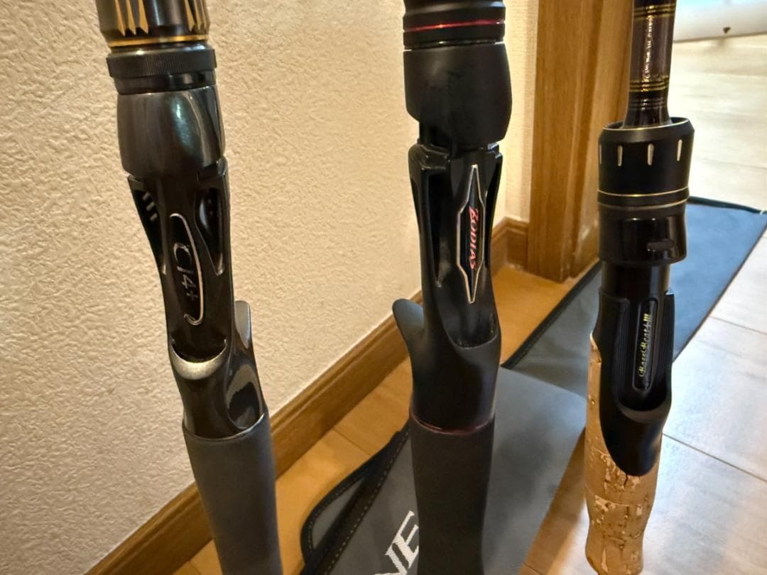 バスロッド 3本セット ZODIASロッドケース付