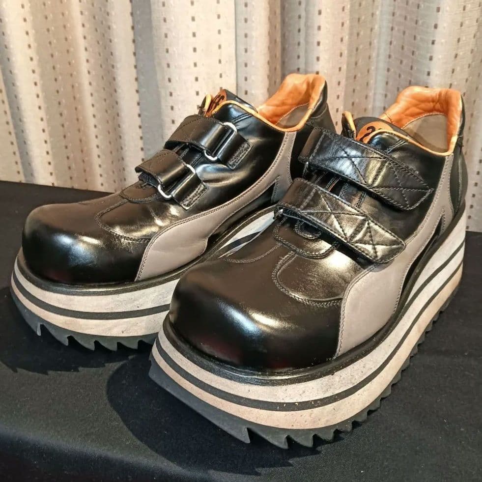 ヤスダ　アケミ様☆aff厚底レザー スニーカー ☆SWEAR 　　FOTUS