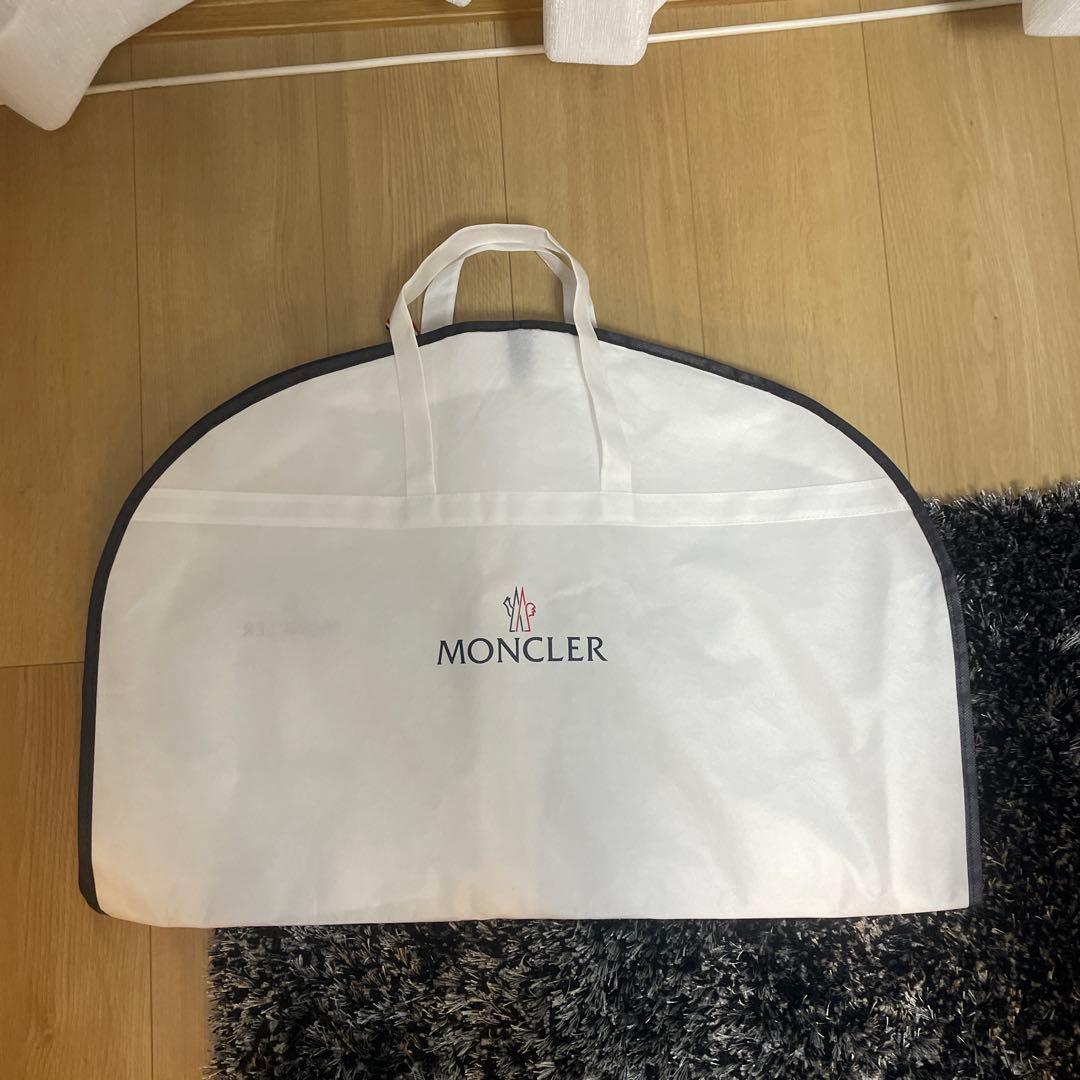 MONCLER ネイビー ダウンベスト フード付き