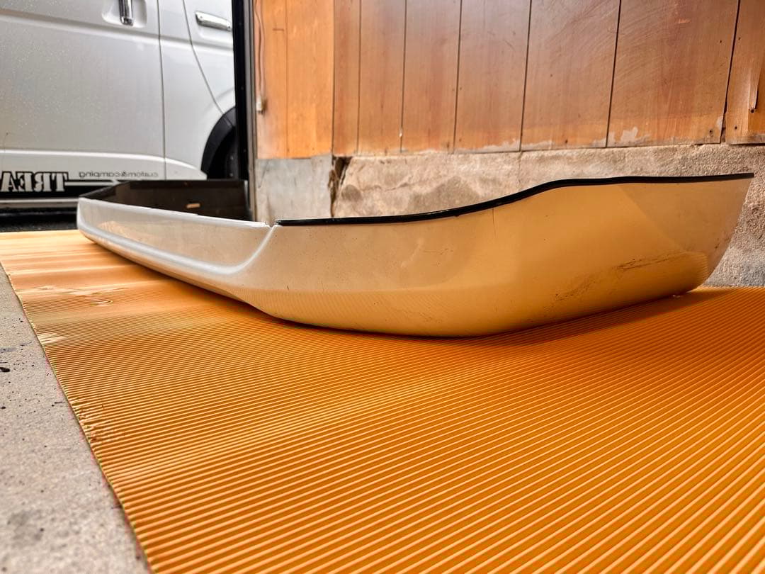 ハイエース　essex フロントリップスポイラー　ナロー用