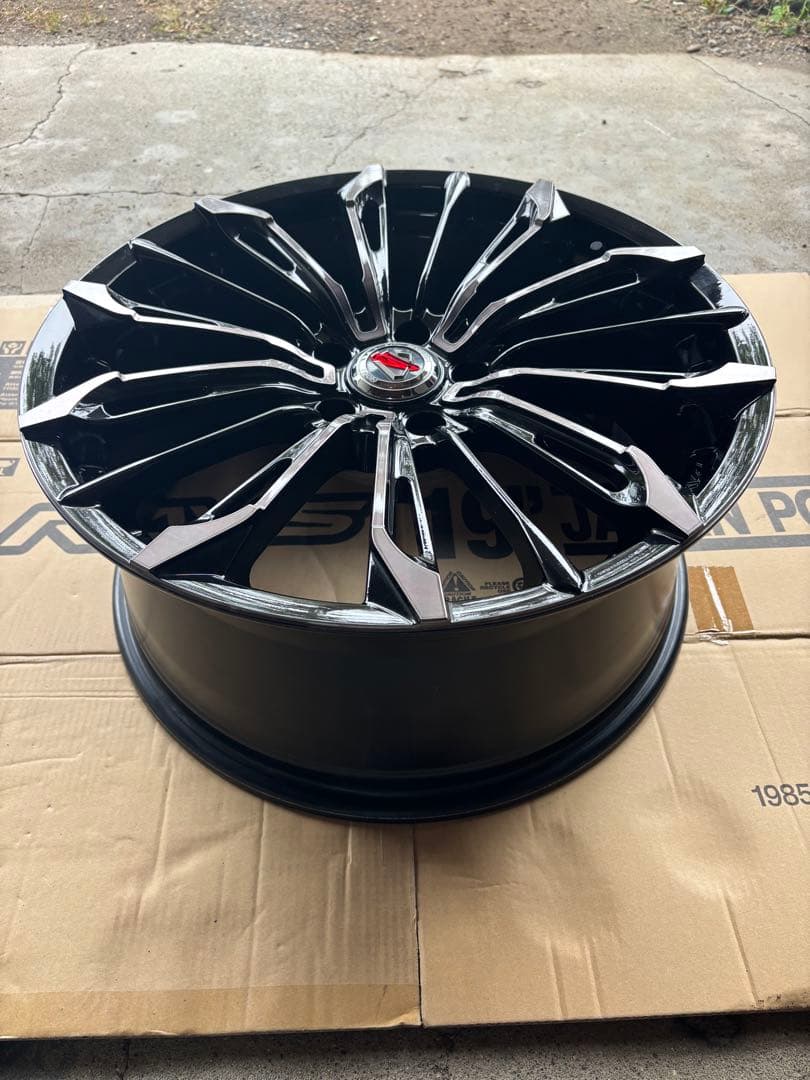 RAYS ベルサスストラテジーアトリアイナ19インチ１本①