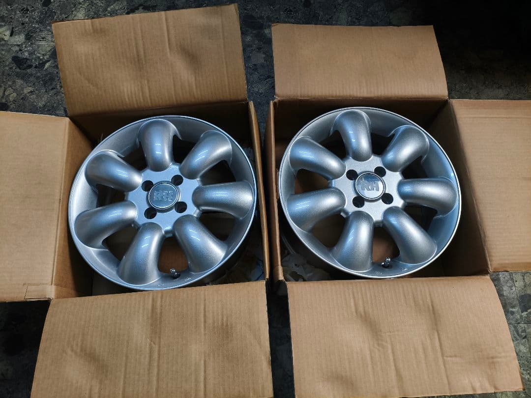 ほぼ新品 RH マキシライト 16インチ 6J +45 4H ４穴 PCD100