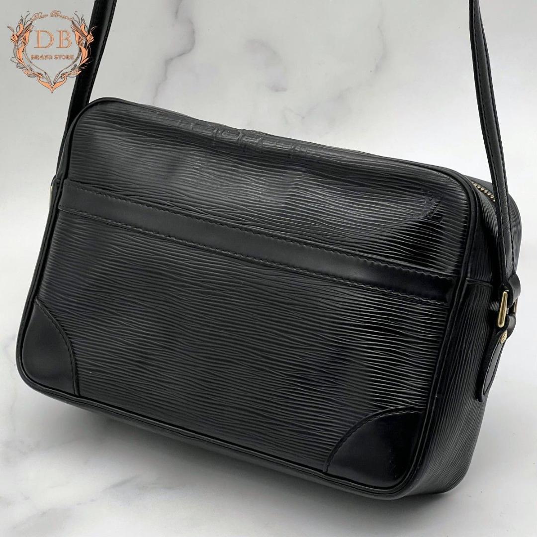 ルイヴィトン エピ トロカデロ24 ブラック ショルダーバッグ ゴールド金具 黒